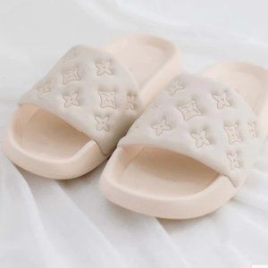 Nude/off white cloud slides